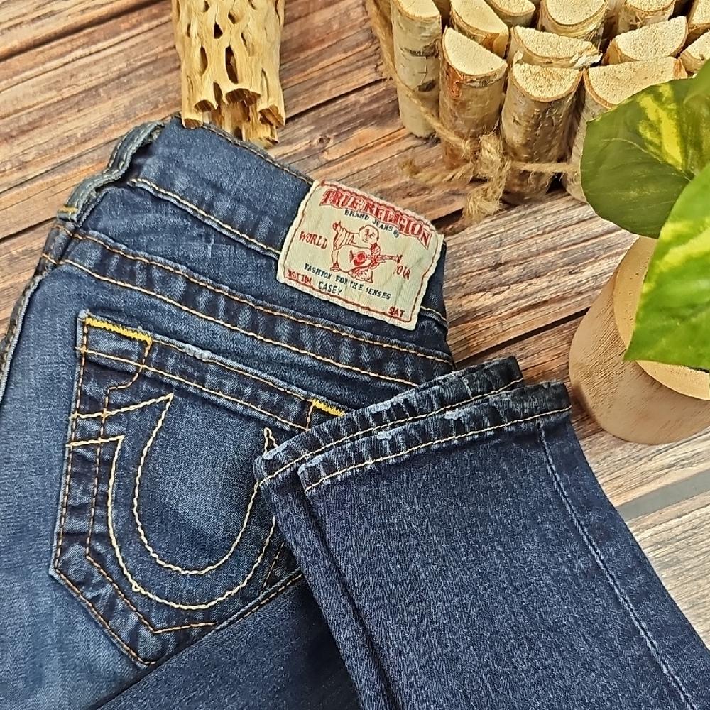 TRUE RELIGION WORLD TOUR CASEY LOW-RISE SKINNY JEANS